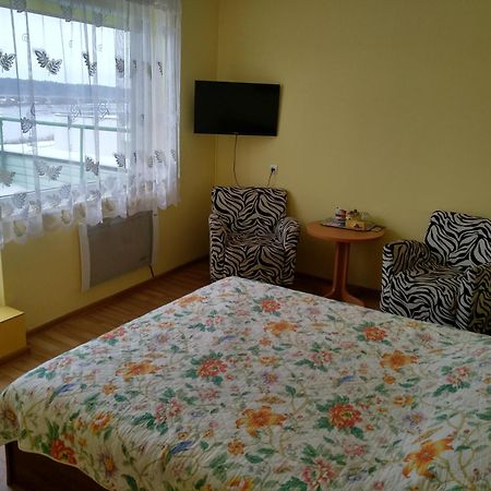 Viesbutis Jurbarkas Hotel Ngoại thất bức ảnh