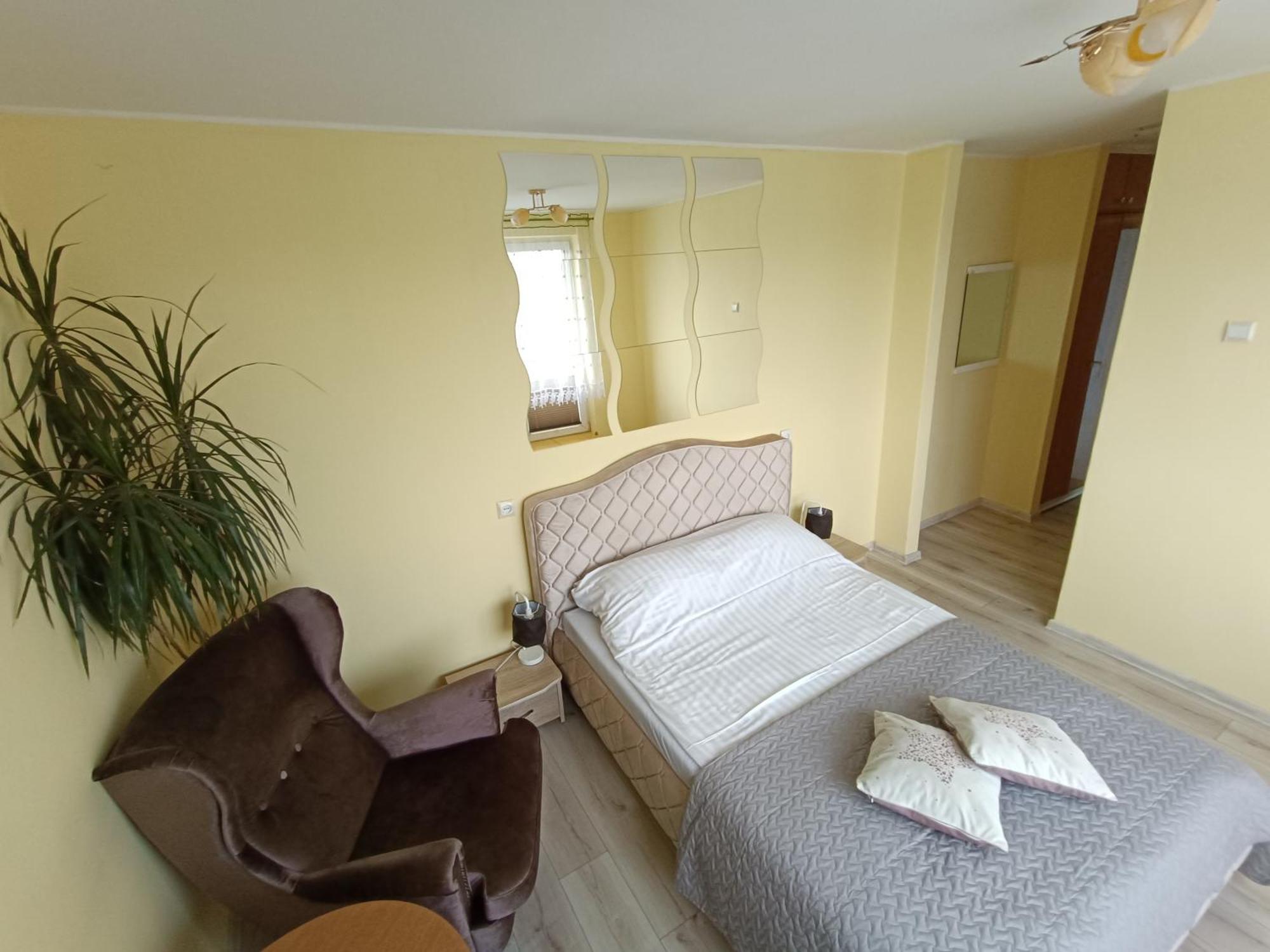 Viesbutis Jurbarkas Hotel Ngoại thất bức ảnh