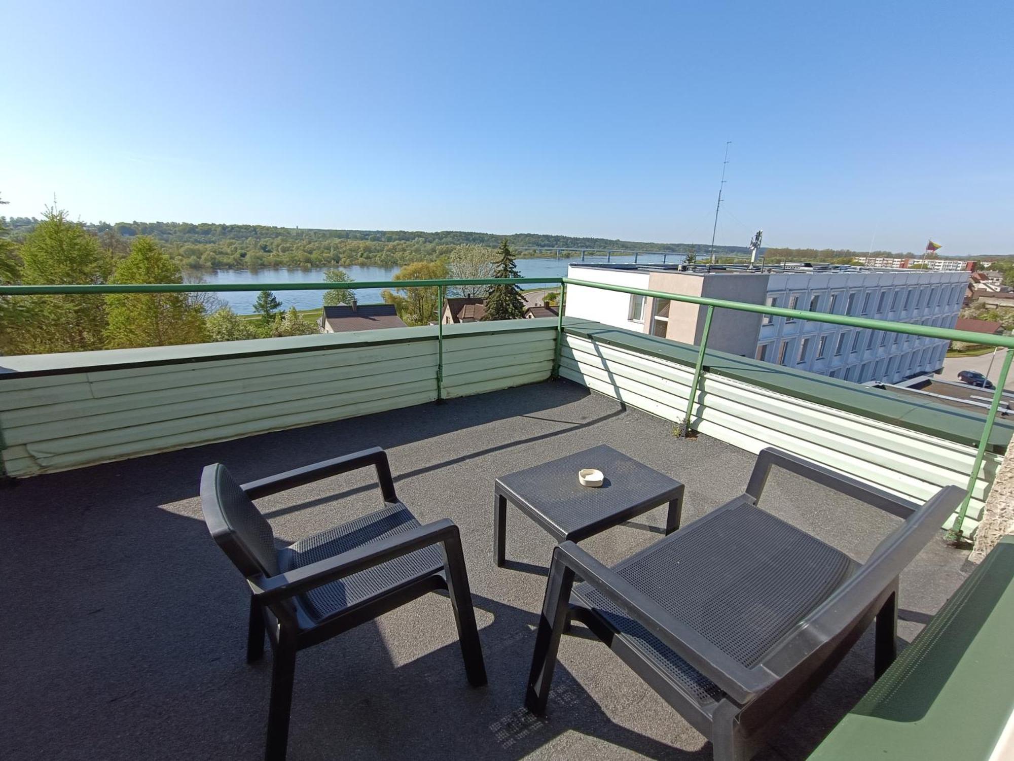 Viesbutis Jurbarkas Hotel Ngoại thất bức ảnh