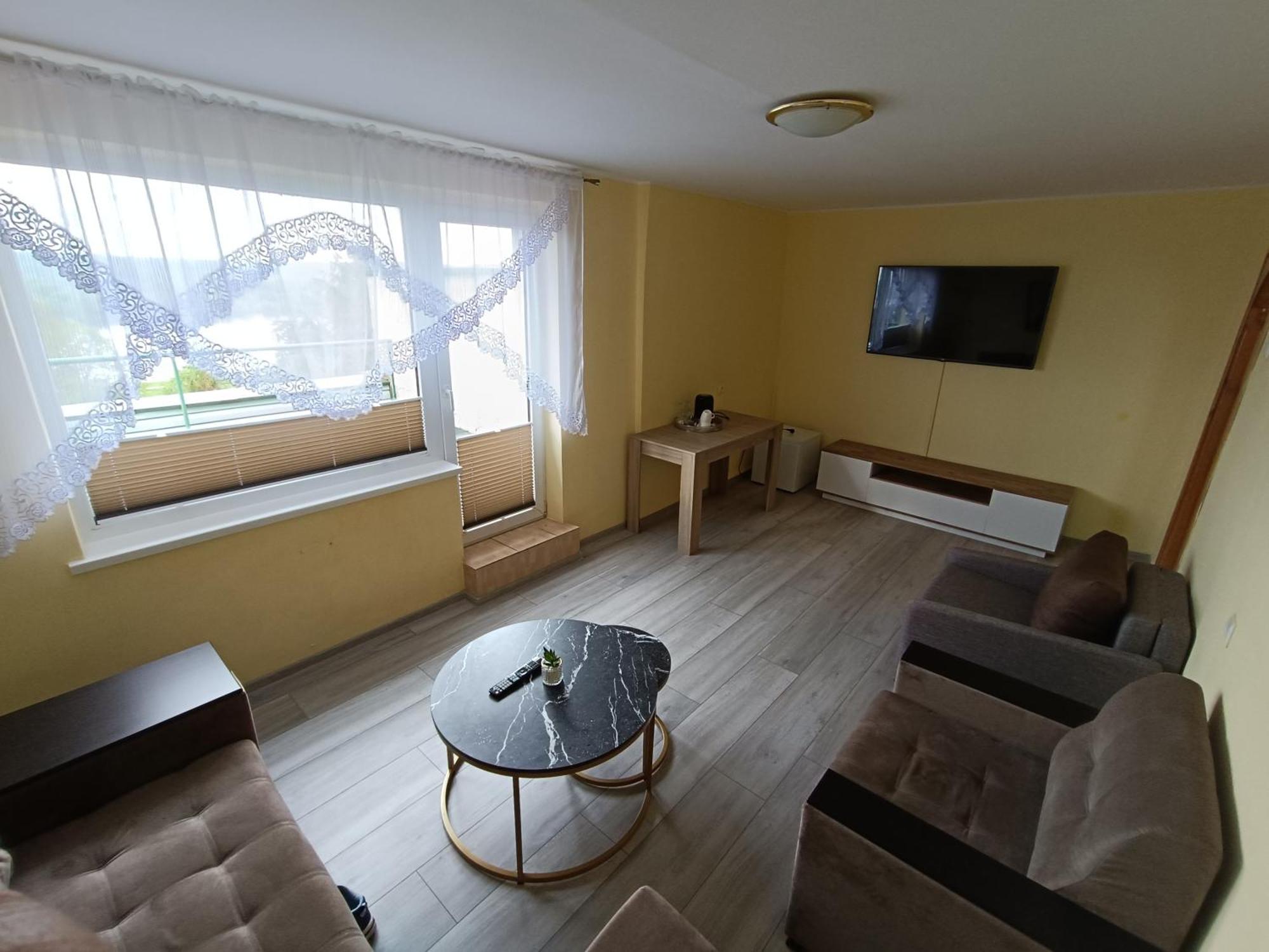 Viesbutis Jurbarkas Hotel Ngoại thất bức ảnh