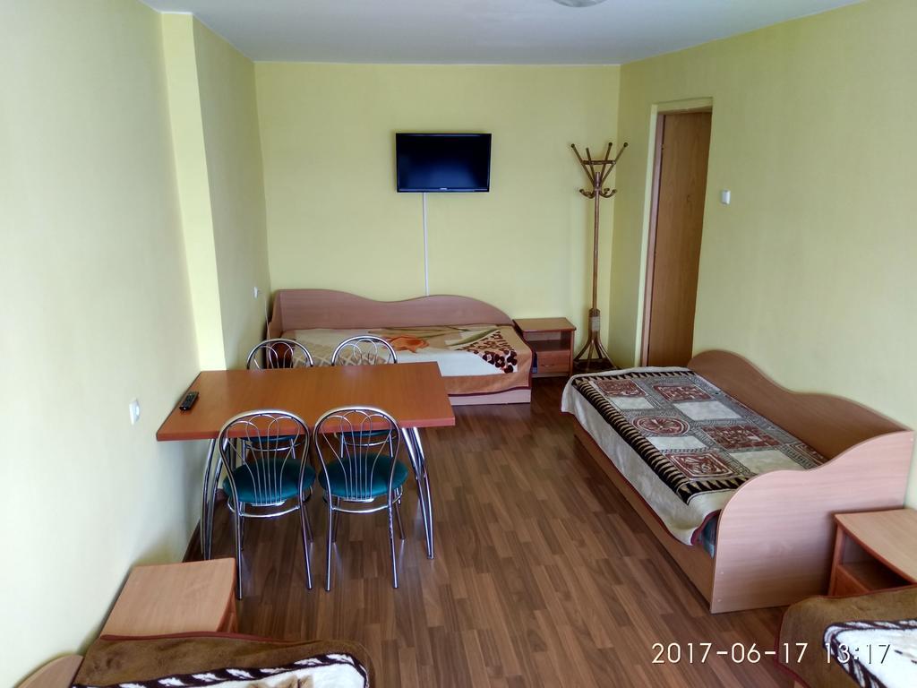 Viesbutis Jurbarkas Hotel Ngoại thất bức ảnh