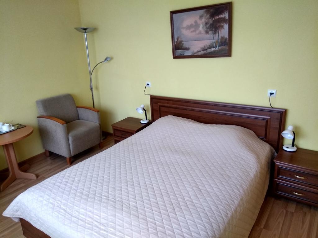 Viesbutis Jurbarkas Hotel Ngoại thất bức ảnh